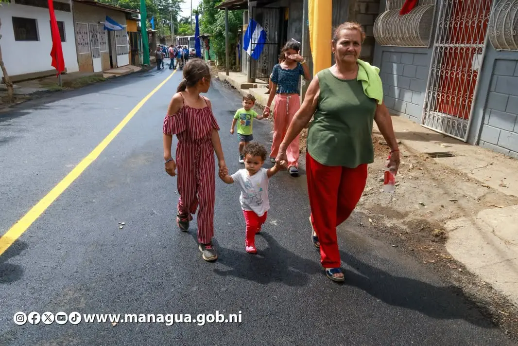 Managua: familias del barrio Luis Alfonso estrenan calles