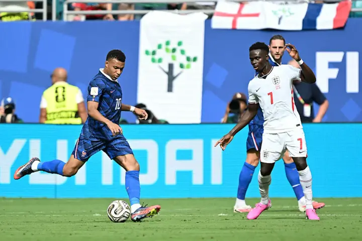 Inglaterra conquista el tercer lugar tras vencer 6-4 a Francia