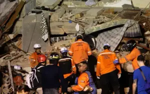 Más de 6400 personas han sido rescatadas tras terremotos en Venezuela