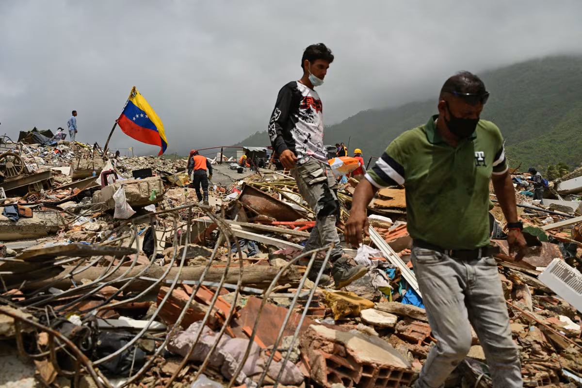 Suben a 4.118 los muertos por los devastadores sismos en Venezuela