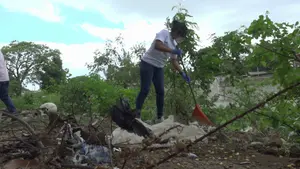 Desarrollan jornada de limpieza del cauce del barrio Isaías Goméz