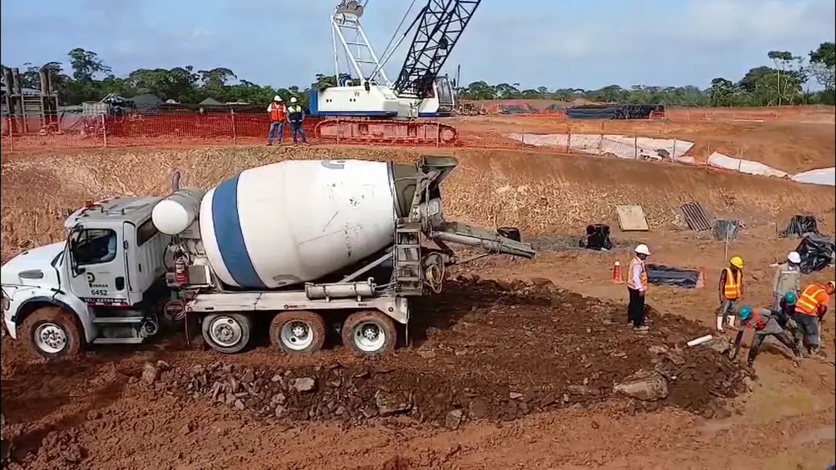 Inician bases de la construcción de las gradas en el estadio de Bluefields