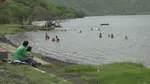 Familias disfrutan de su fin de semana en la imponente laguna de Xiloá