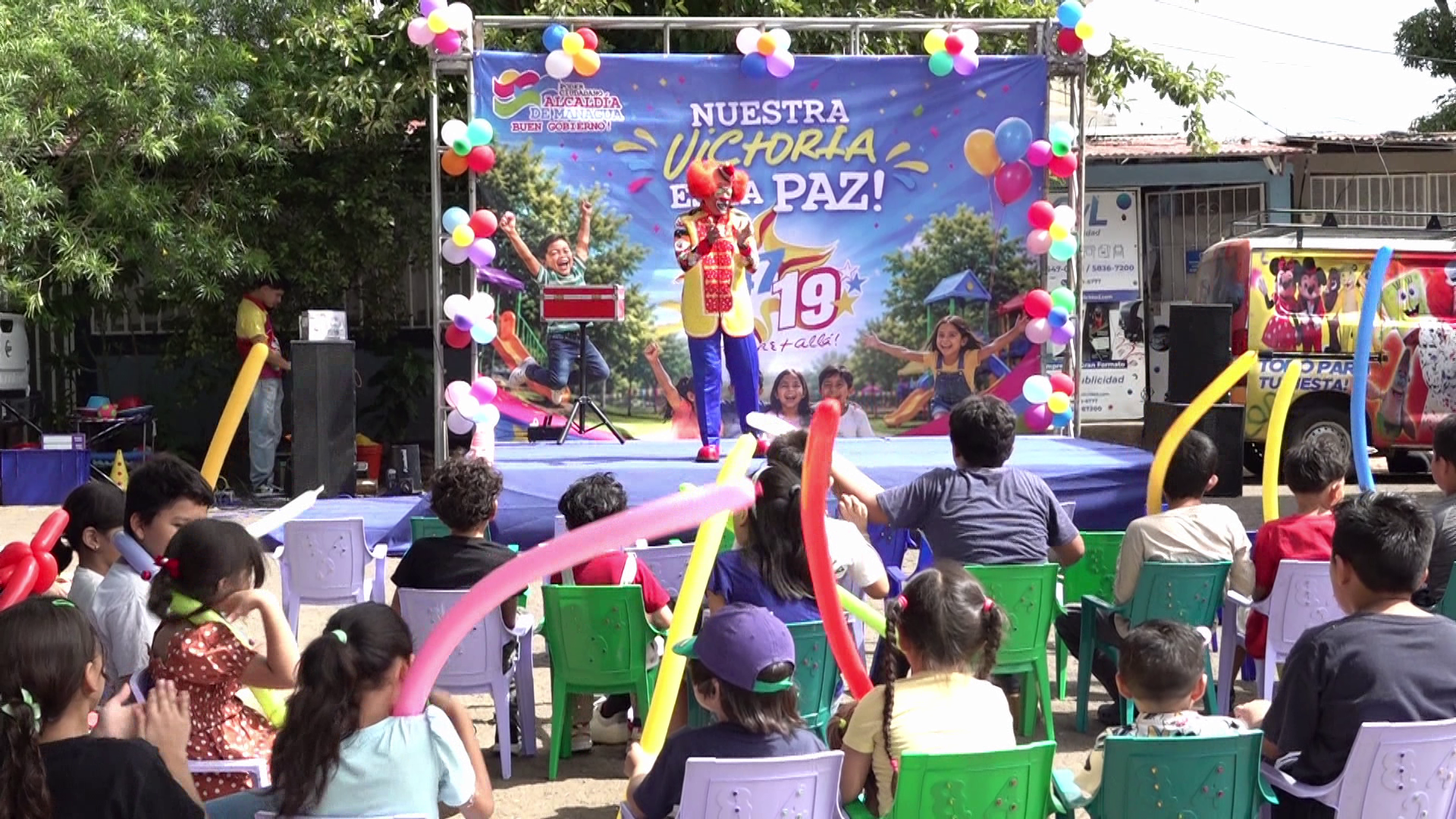 Mimados de la Revolución disfrutaron de un show de Payasos en el barrio Lennin Grado