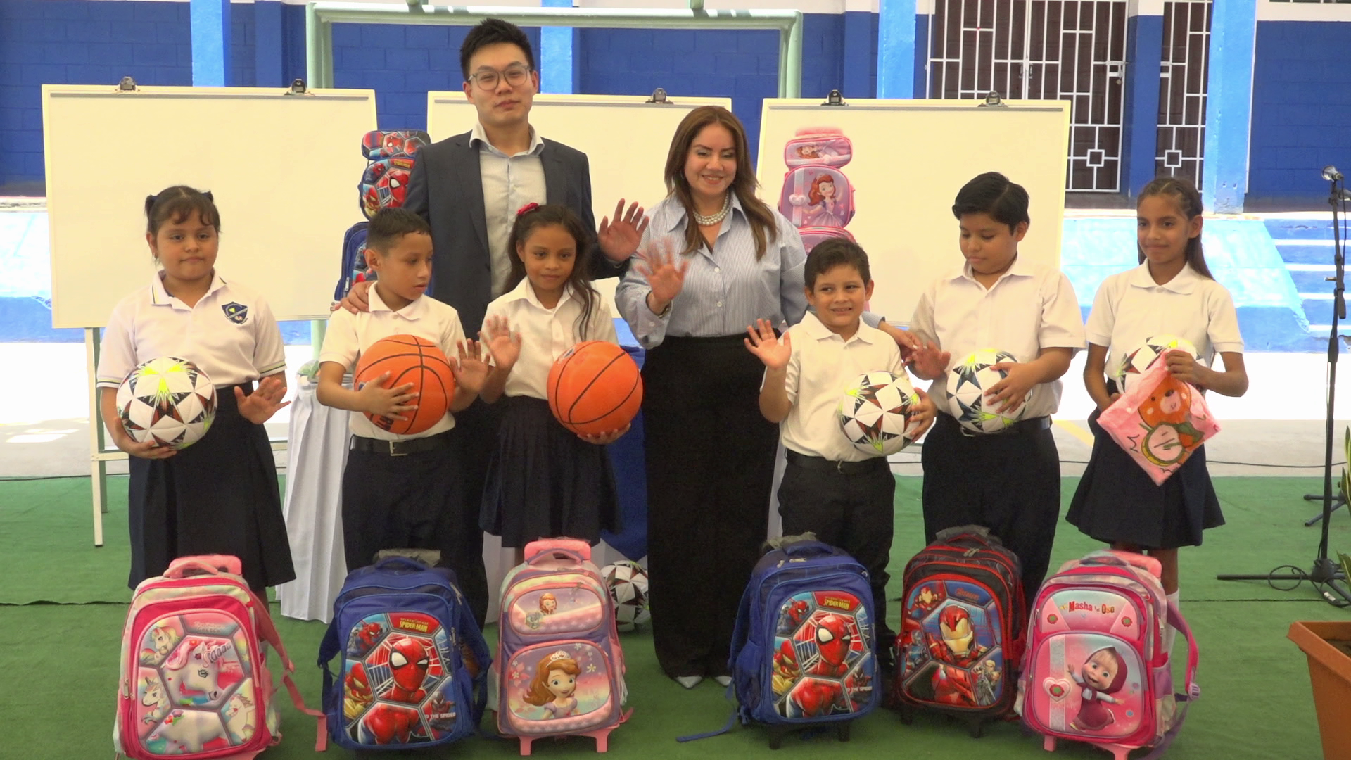 La empresa china CSCEC realiza donativo al colegio San Sebastián en Managua