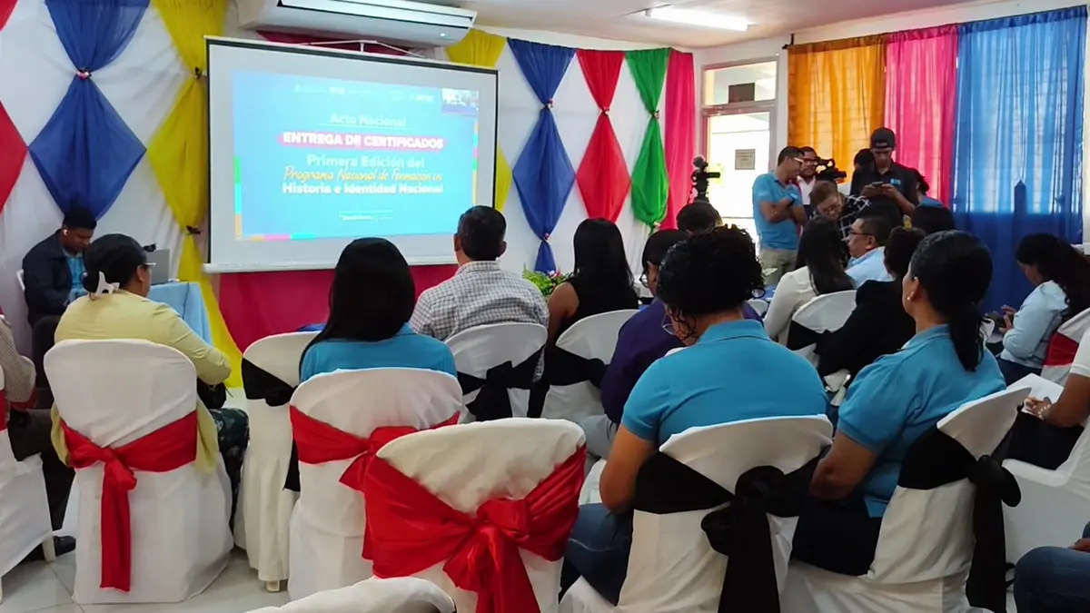 Certifican a docentes sobre historia, soberanía y dignidad nacional