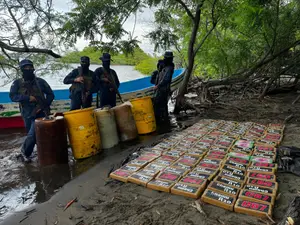 Golpe al narcotráfico: Fuerza Naval decomisa droga en operativo en Chinandega