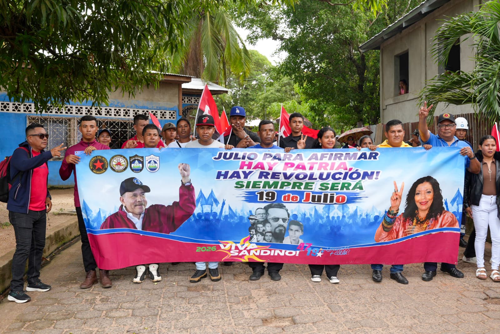 Bilwi reafirma su compromiso con Revolución con multitudinaria caminata