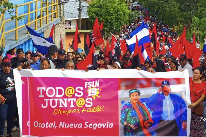 Multitudinaria caminata llena de fervor revolucionario las calles de Ocotal