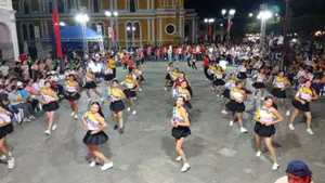 Granada se viste de fiesta para conmemorar el Día de la Alegría Nacional